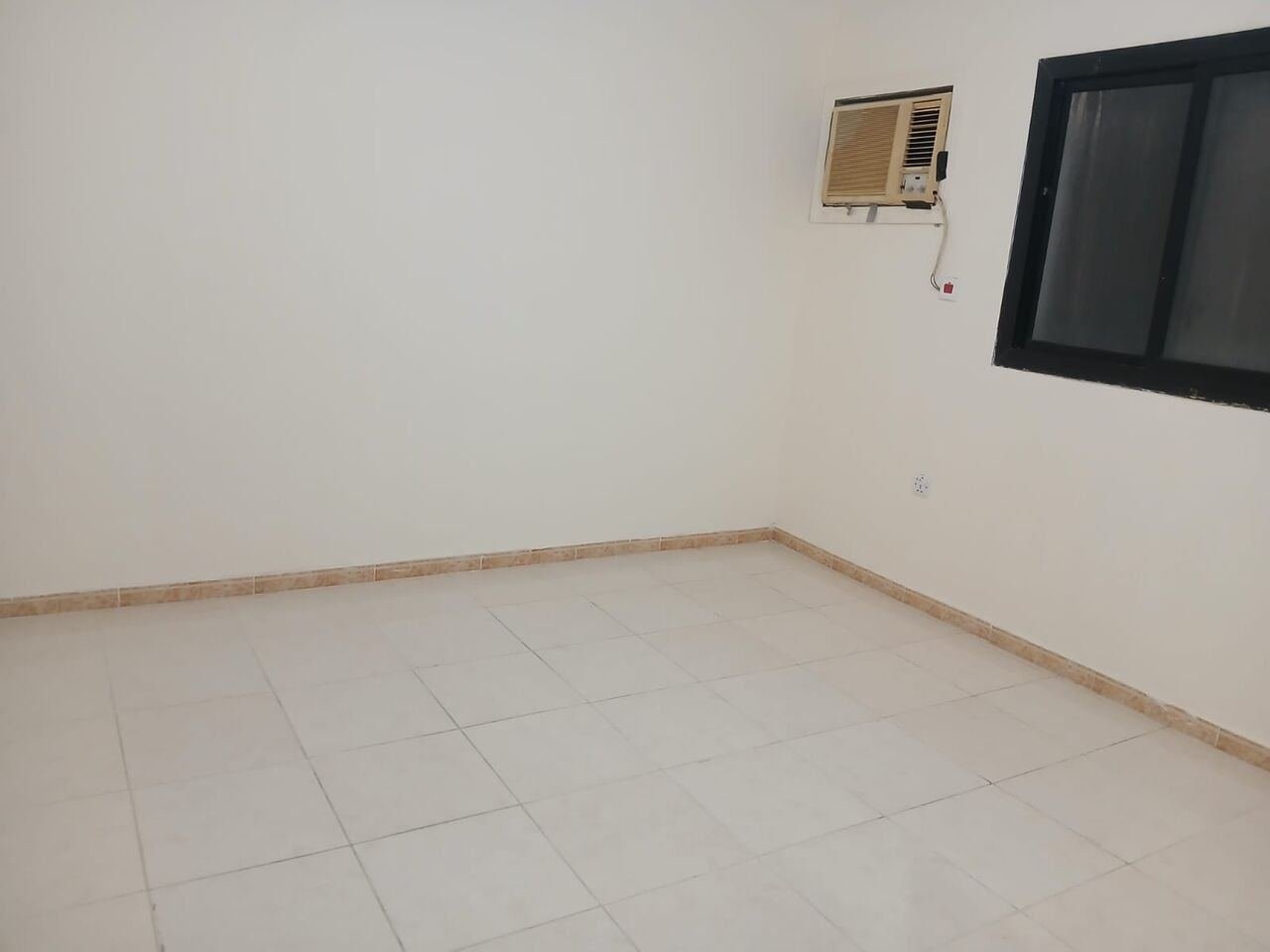 SAR 850/month, Room For Rent With AC & Attached Bathroom