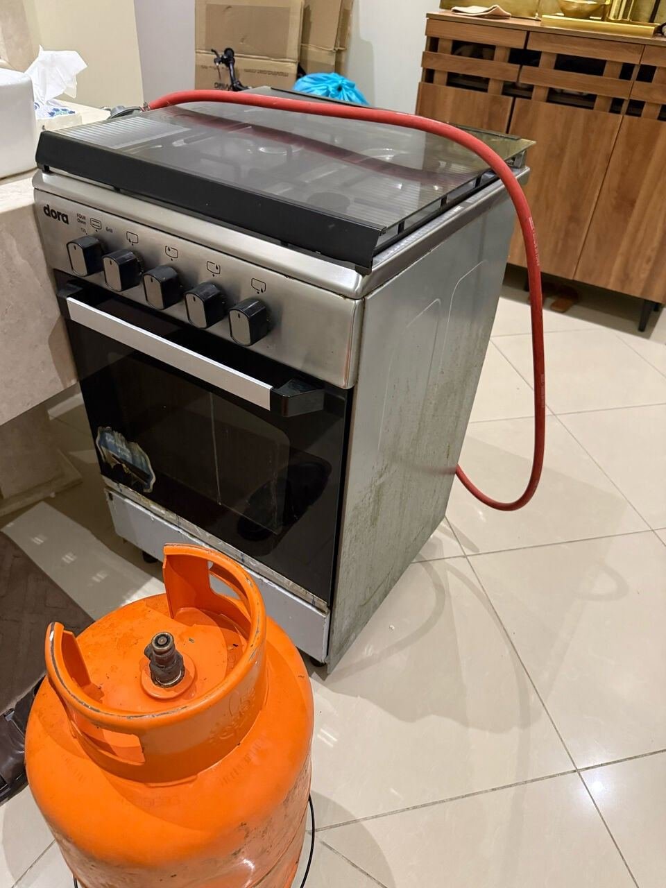SAR 450, Gas Cooking Range With 4 Gas Burners And Oven And Cylinder. Gas Stove With 4 Burners