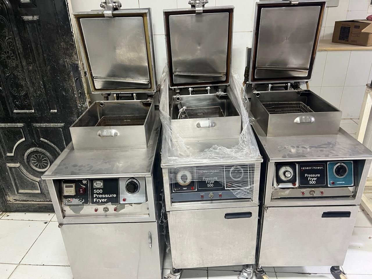 SAR 19000, Pressure Fryer Machine 500 Model (Henny Penny)