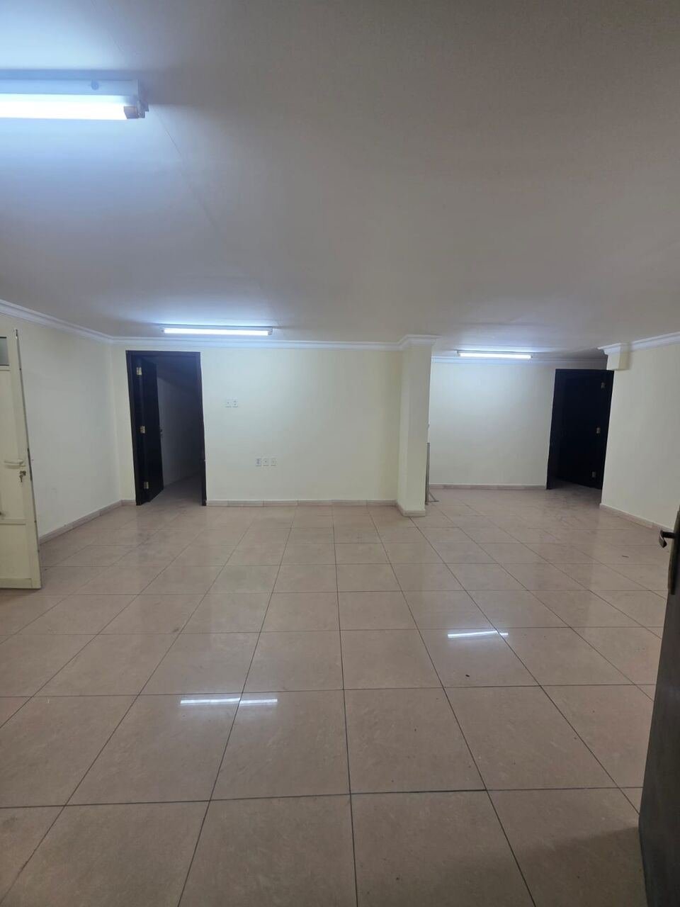 SAR 20000/year, 3 BR, 3 Bedrooms, A Living Room 2 Bathrooms,a Kitchen, Fast Floor Apartment Elevator Not Availa