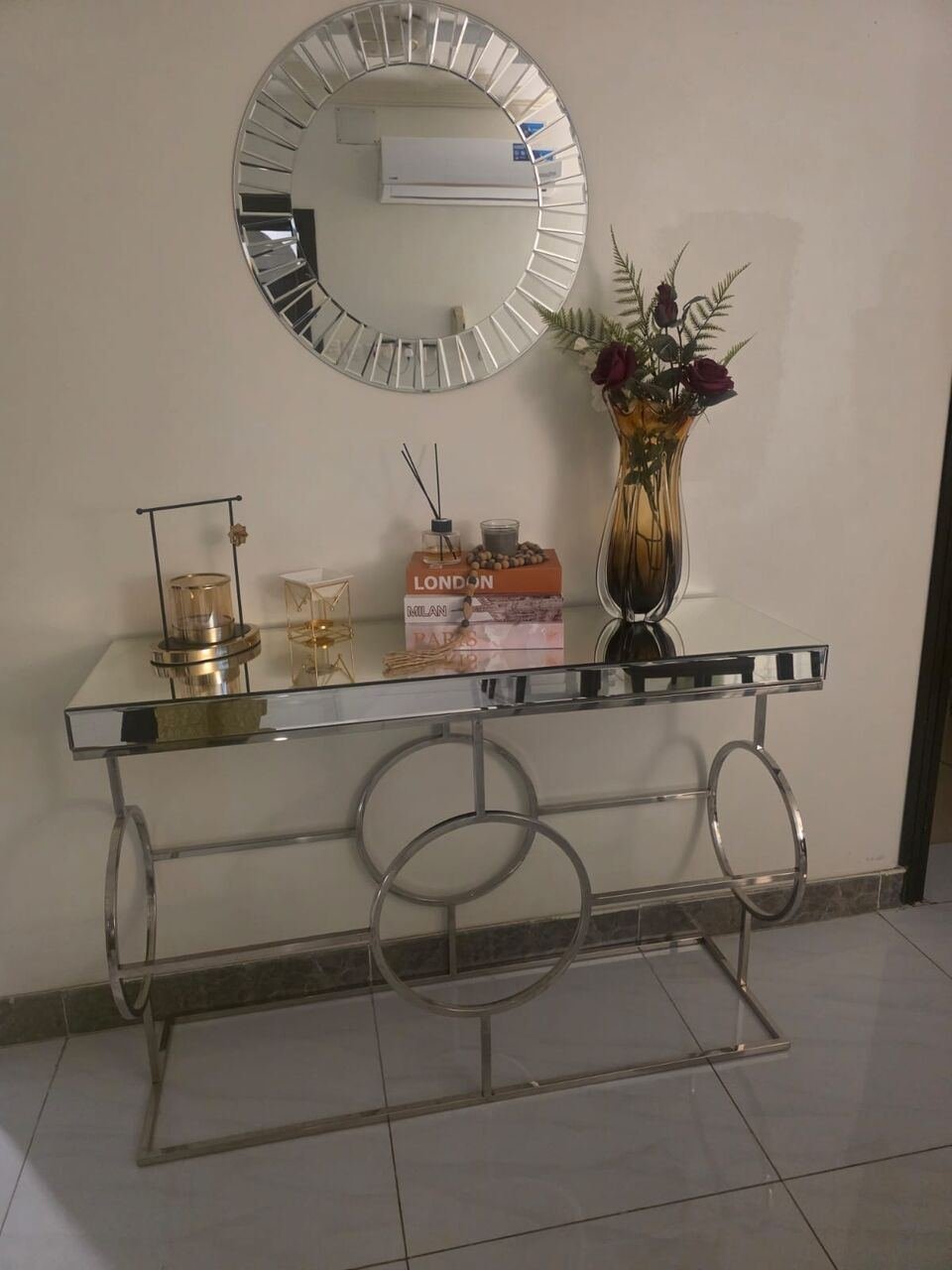 SAR 750, Glass Console Available For With Round Mirror