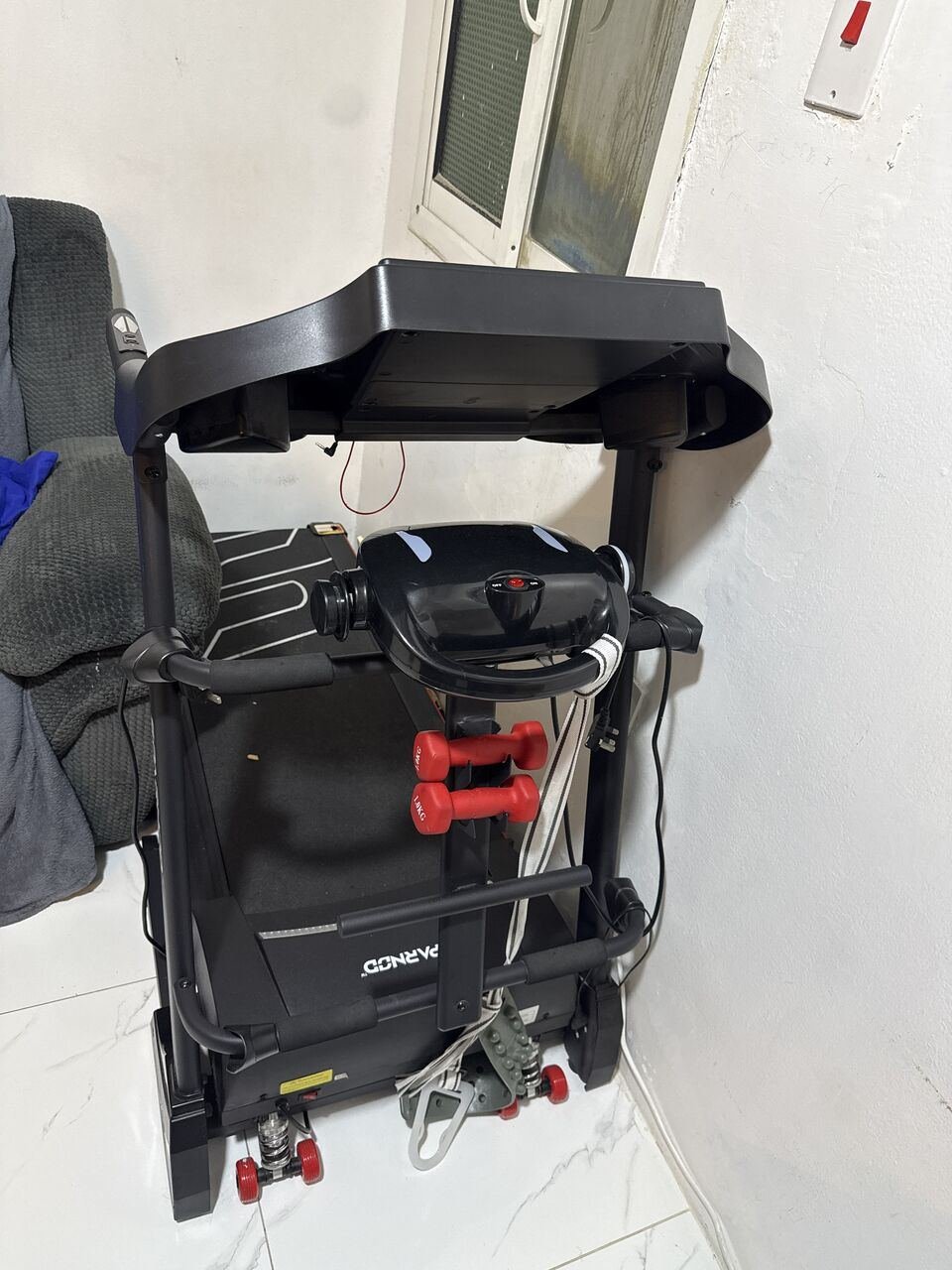 SAR 900, Excellent Condition TREADMILL With HIP VIBRATOR.