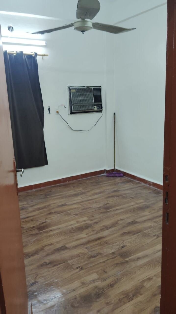 SAR 500/month, Room Available With Kitchen & Wifi Very Clean & Good