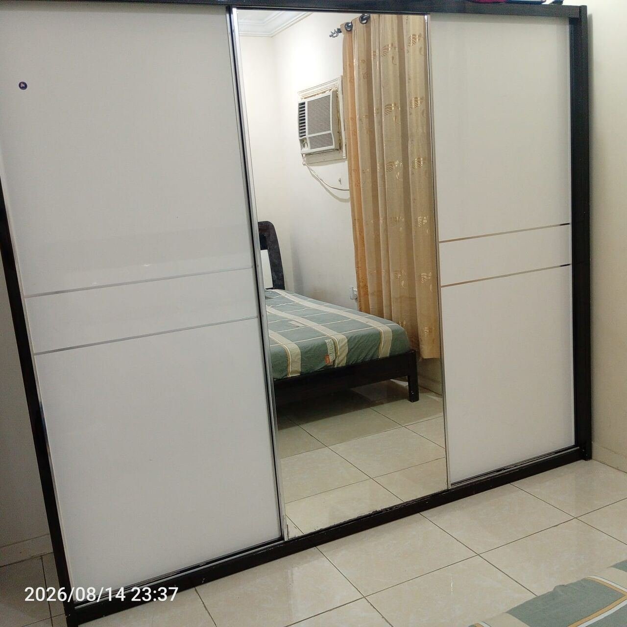 SAR 2000, 🛋️ Bedroom Furniture Set, Refrigerator And Double Bed For Sale