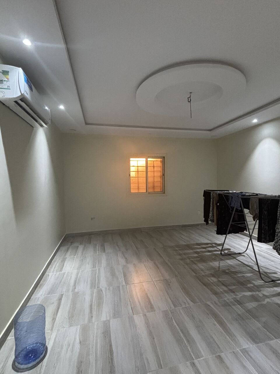 SAR 1000/month, 400 Sq. Meter, Spacious Room For Rent In Al Qryniah, Khomrah, Jeddah