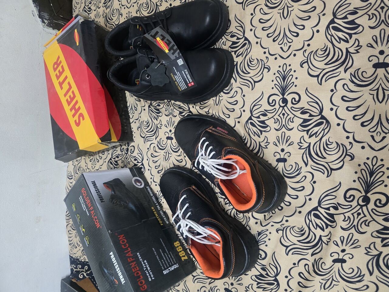 SAR 170, Two Safty Shoues For Sale Size 43