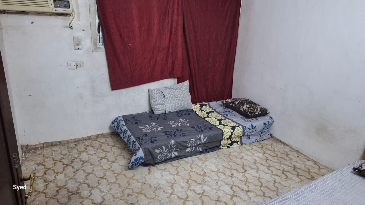 SAR 1400/month, Furnished, One Room For Rent In Hara Near Dera Hotel (Riyadh) Only 700 SAR Per Month Only For Muslims