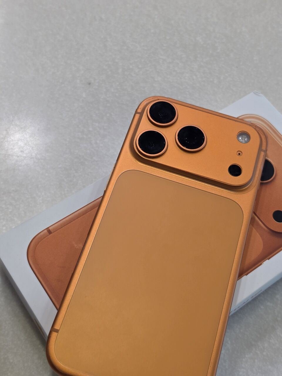 SAR 4000, IPhone 17 Pro