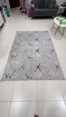 SAR 70, Carpet In Good Condition.