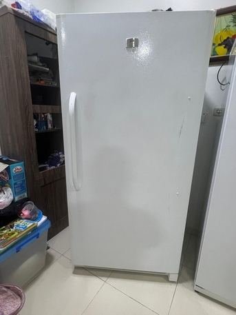 SAR 1100, Fridge In Perfect Working Condition.