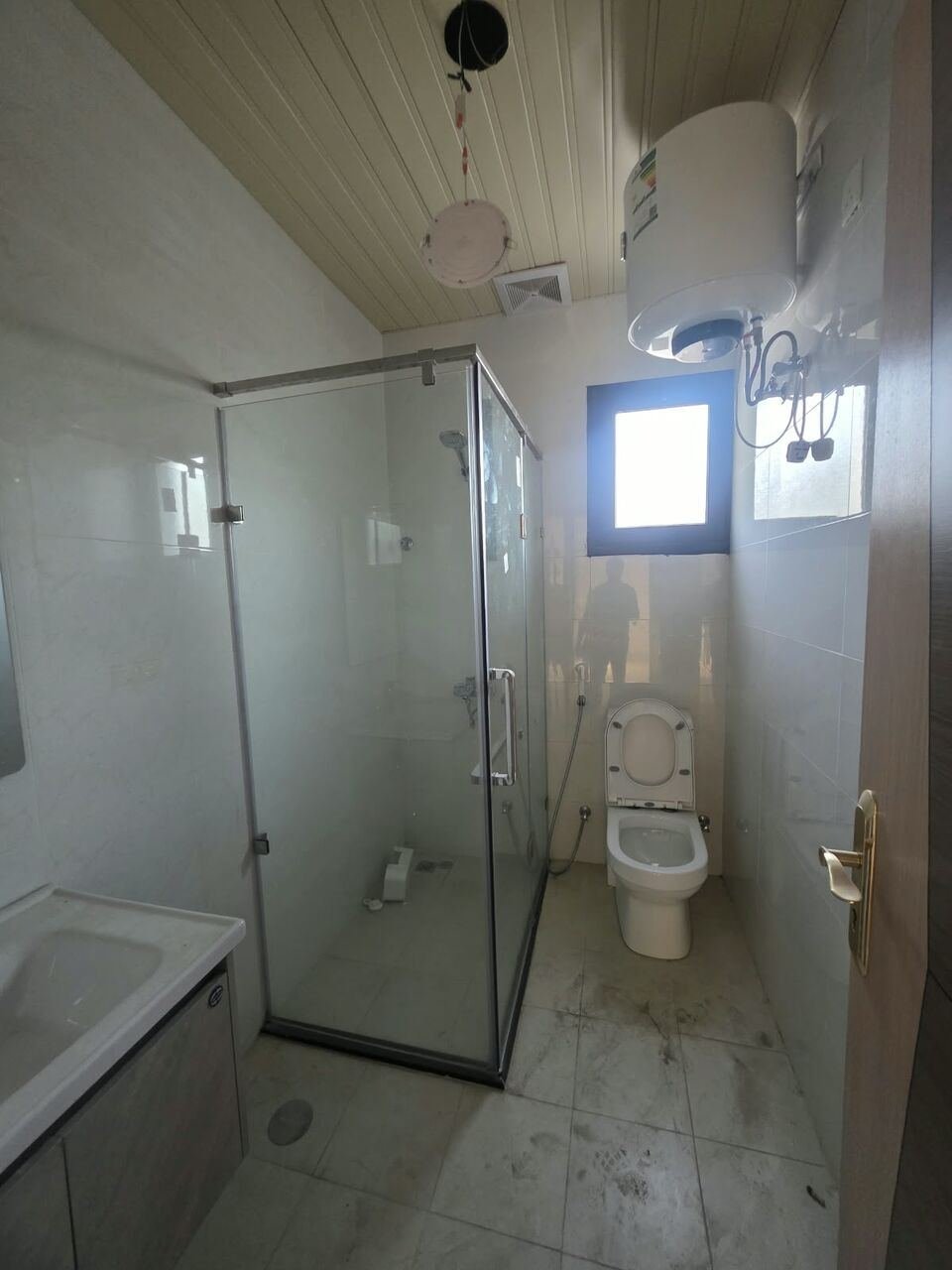 SAR 32000/year, 3 BR, 3 Bedrooms, A Hall,3 Bathrooms, A American Kitchen,with Air Conditioners Elevator,pr