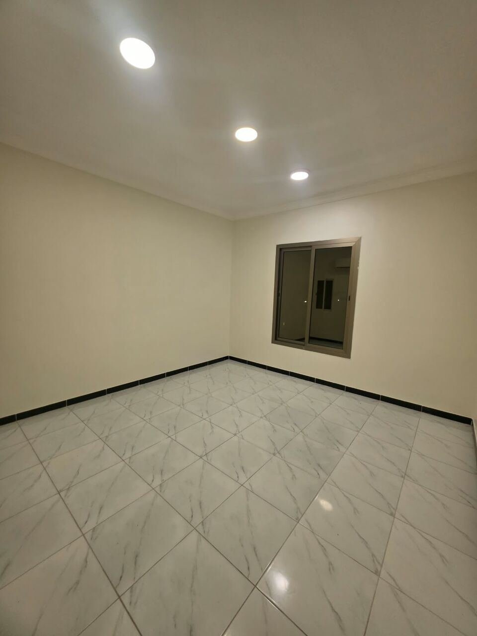 SAR 1750/month, 2 BR, 2 Bedrooms, A Living Room , 2 Bathrooms, And A Kitchen Third Floor, External Apartment