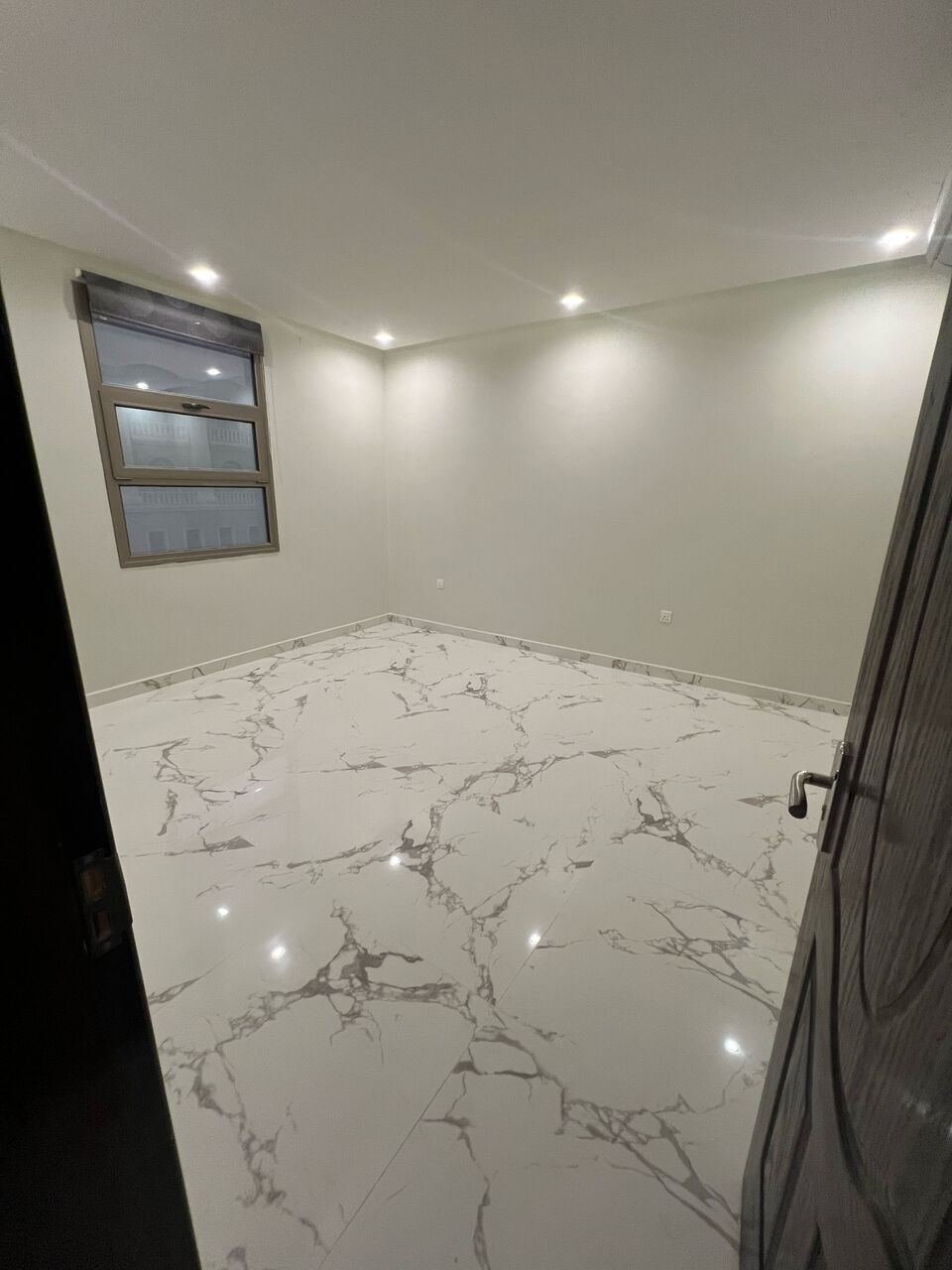SAR 43000/year, 3 BR, 3 Room With 2 Toilets, Salah, Kichen, 2 Entrace & Parking