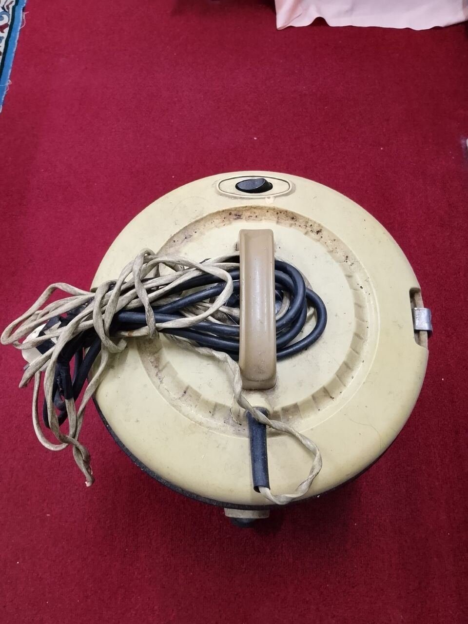 SAR 25, I'm Selling My Old Vaccum Cleaner Machine For 25 SAR. If Anyone Interested Let Me Know.