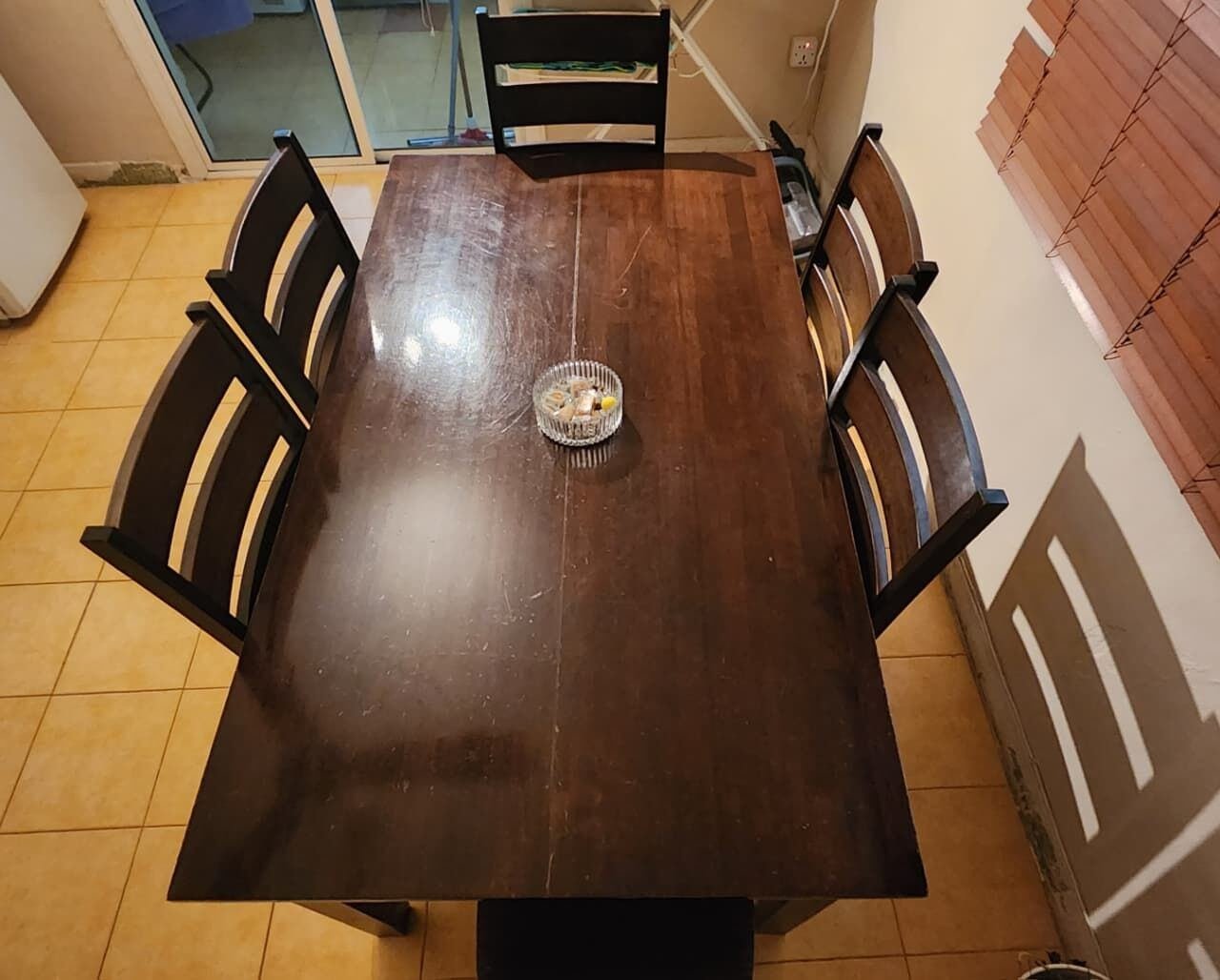 SAR 1400, Dining Table & Sideboard
