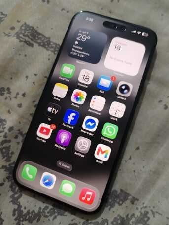 SAR 3300, I PHONE 15 PRO MAX 256 GB BLACK TITANIUM 5G WITH FACE TIME MIDDLE EAST VERSION