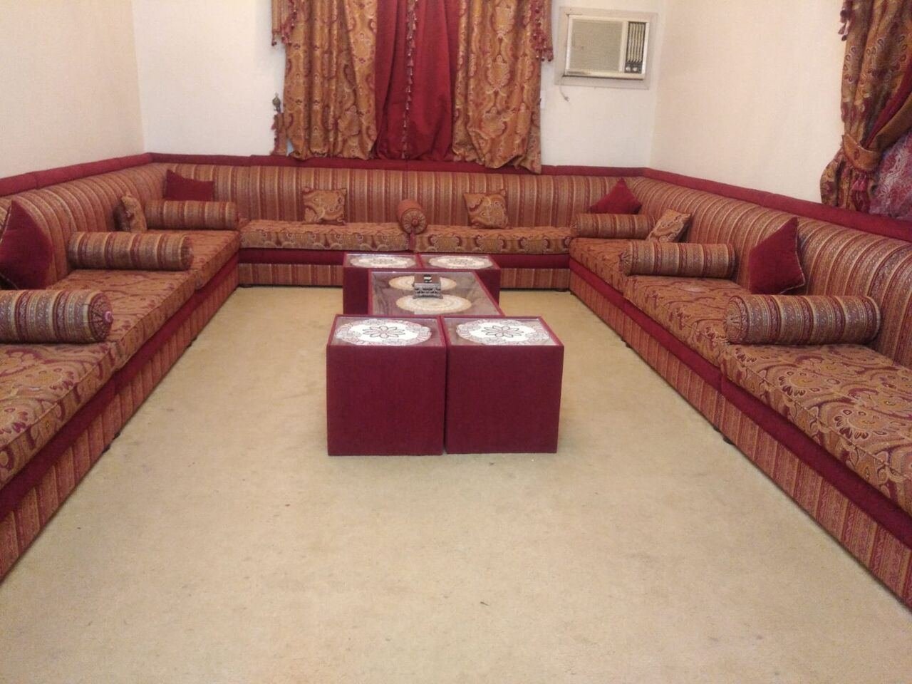 SAR 600, 20-Seater Sofa Set With Curtains For Sale A Well-maintained 20-seater Sofa Set Is Availab