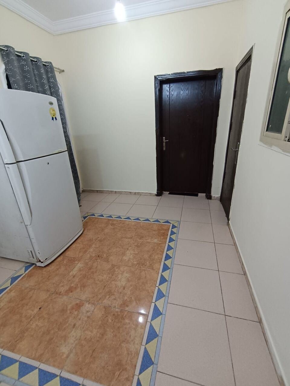 SAR 950/month, Room For Rent In Family-Friendly Flat (ONLY 1 Executive Bachelor Preferred)