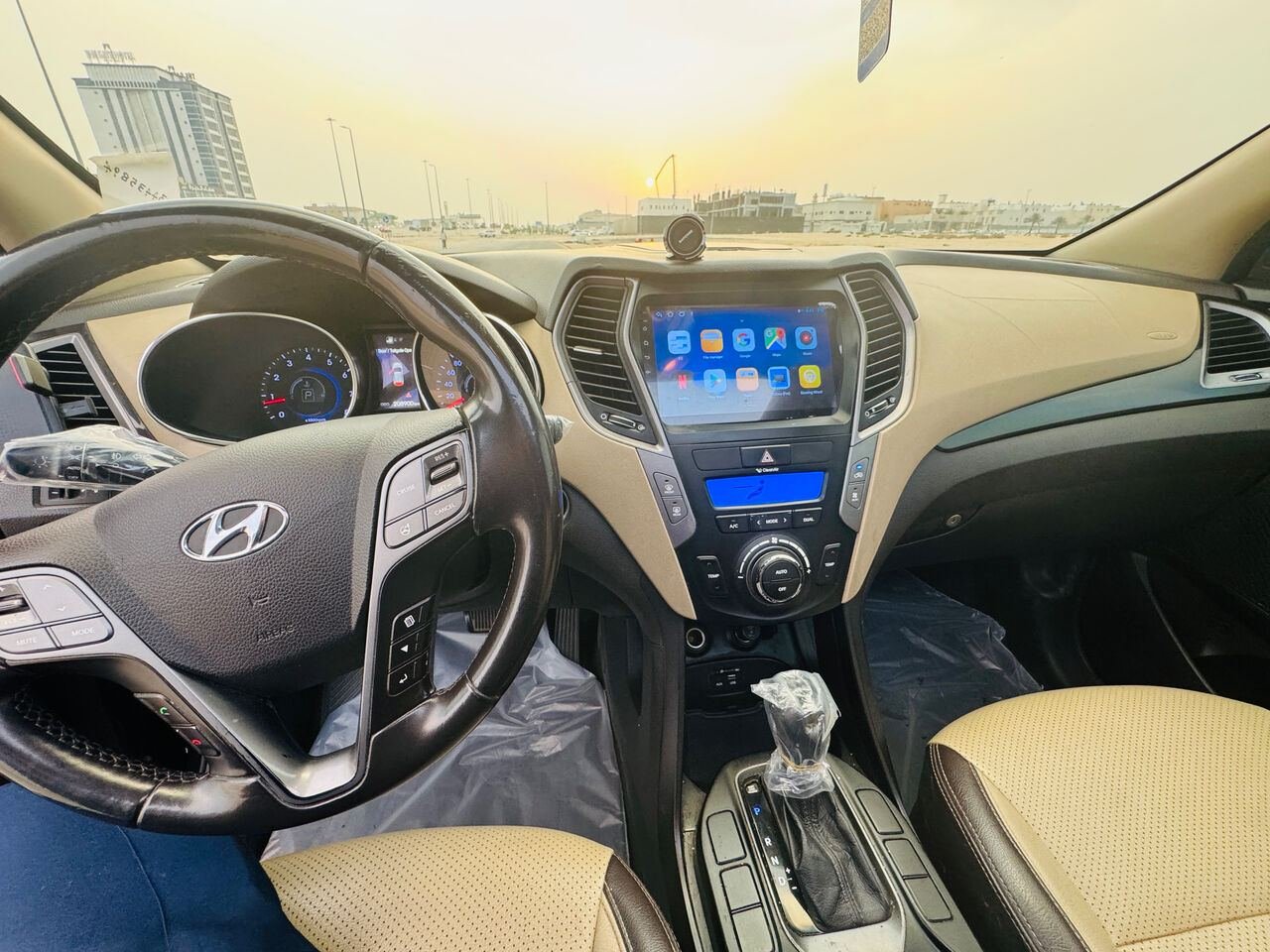 SAR 45000, Hyundai Santa Fe, 2016, Automatic, 235000 KM,
