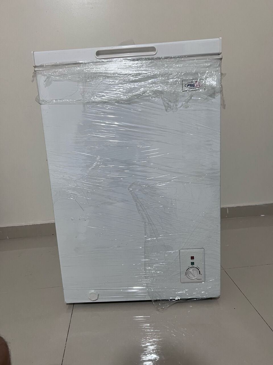 SAR 400, Small Freezer (like New)