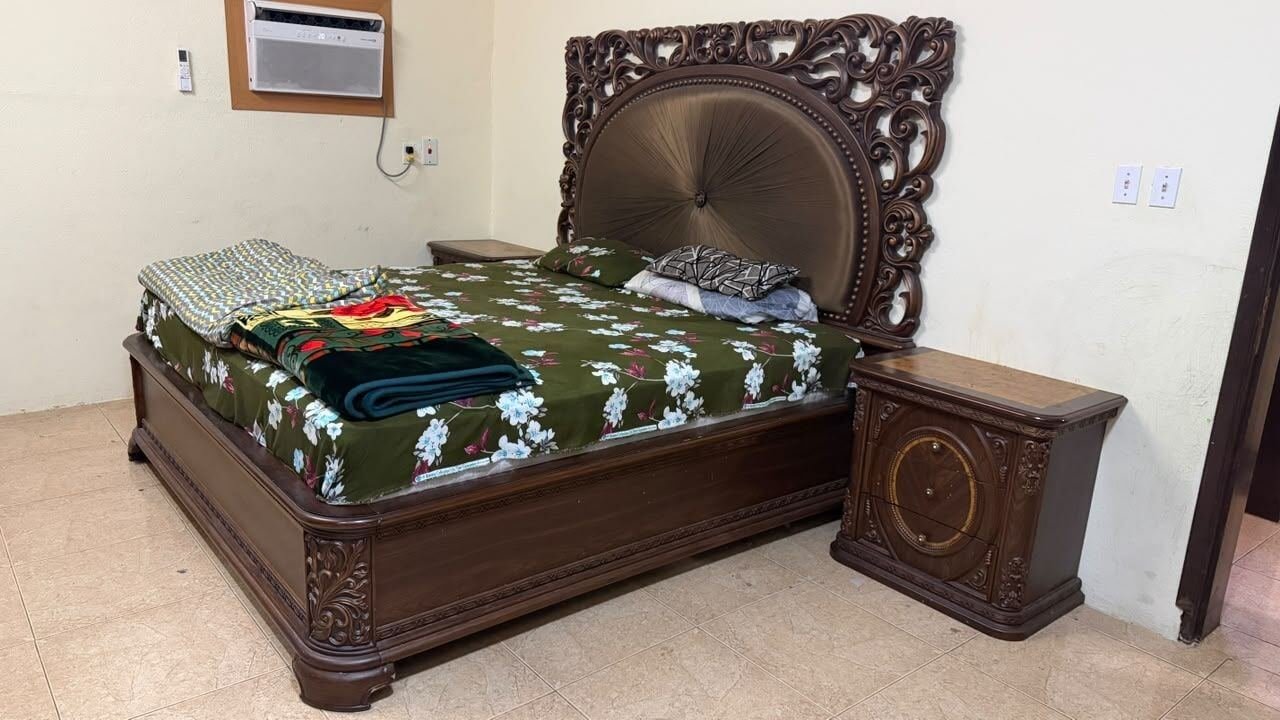 SAR 1300, Bed Set Furniture