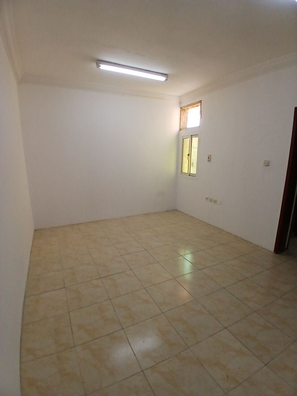 SAR 1200/month, Unfurnished Bachelors Room Available Rent Monthly Basis You Can Pay
