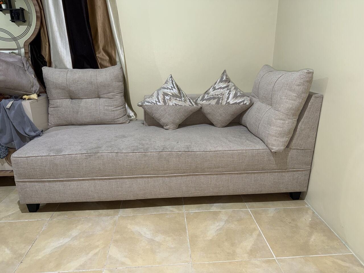 SAR 600, Couch Cum Sofa Set