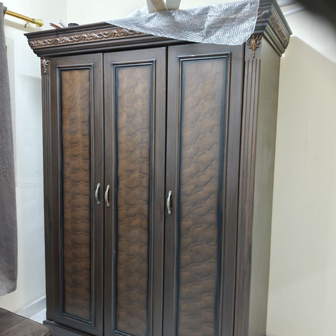 SAR 600, Huge Wardrobe In Excellent Condition