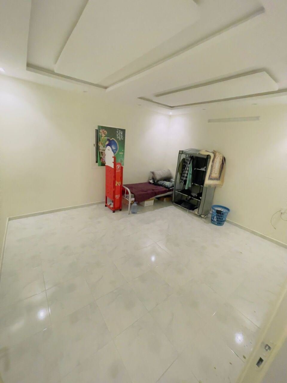 SAR 400/month, Furnished, 1 BR, Room Available
