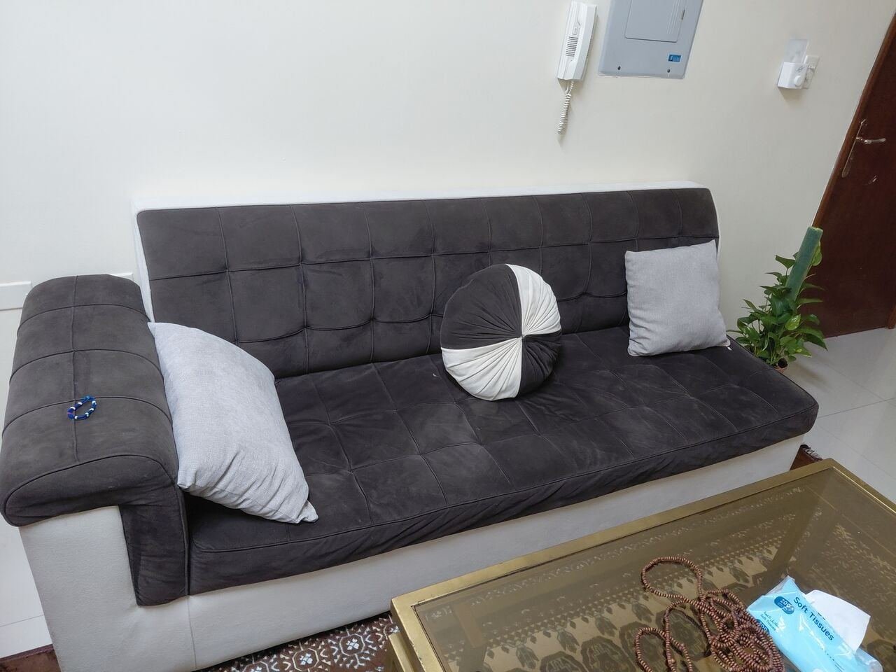 SAR 550, 6-Seater L-Shape Sofa For Sale