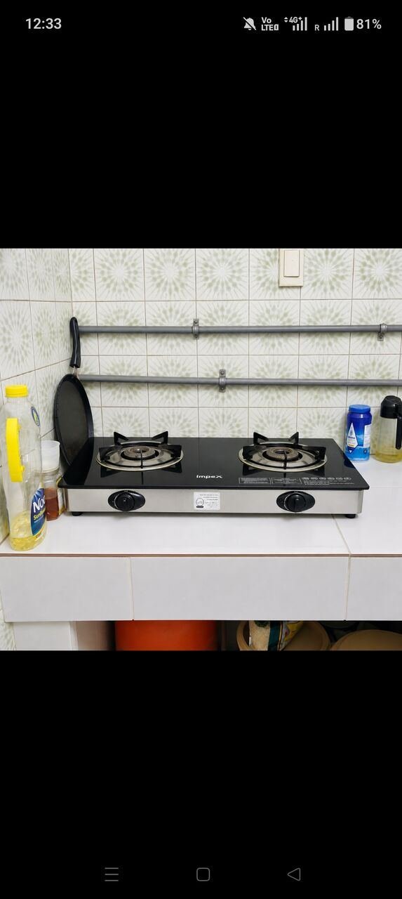 SAR 120, 2-burner Glass-top Gas Stove In Excellent Condition