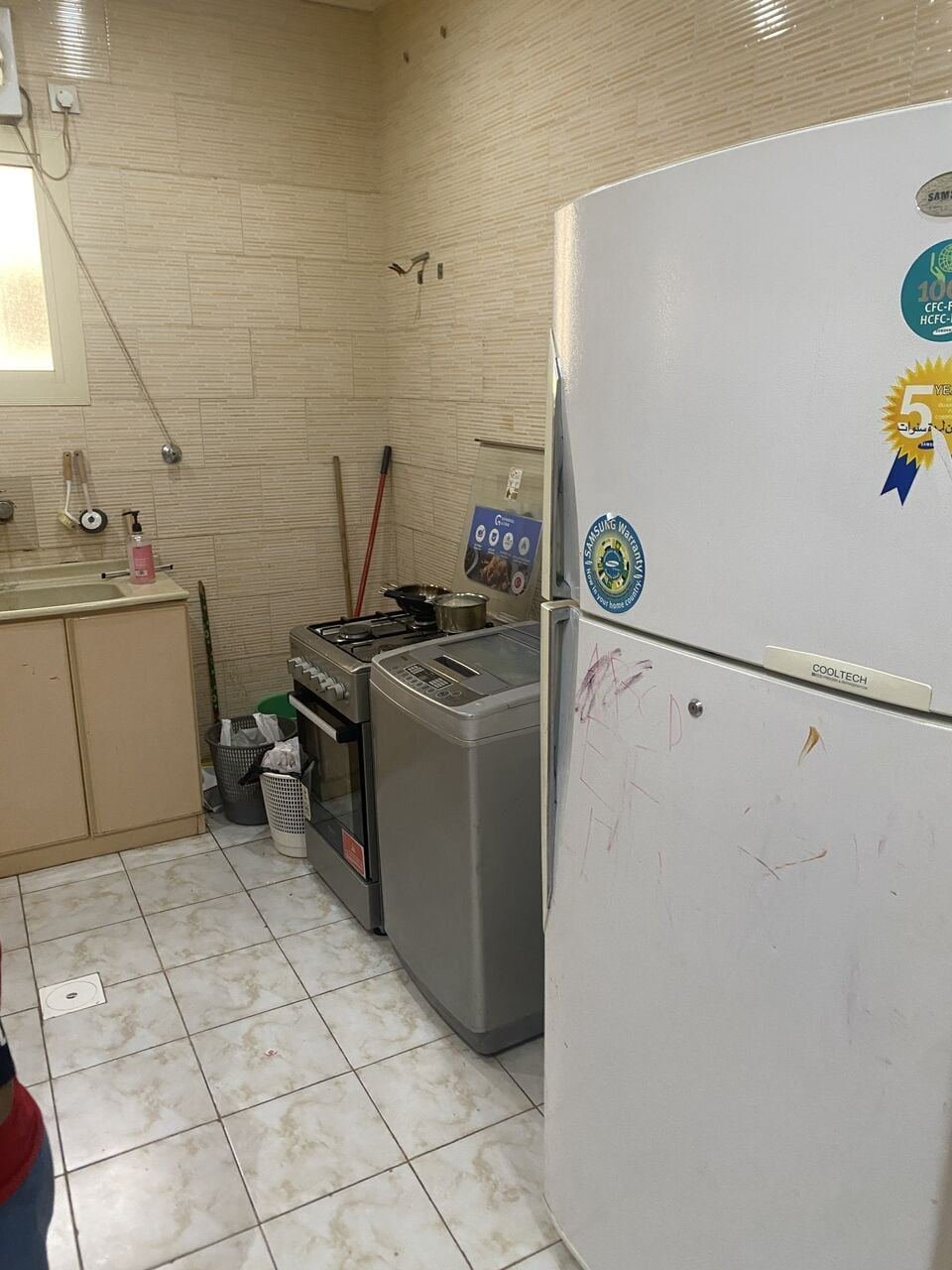 SAR 2000, 3bhk Premium Flat For Rent Monthly Pay & House Holding Items For Sale
