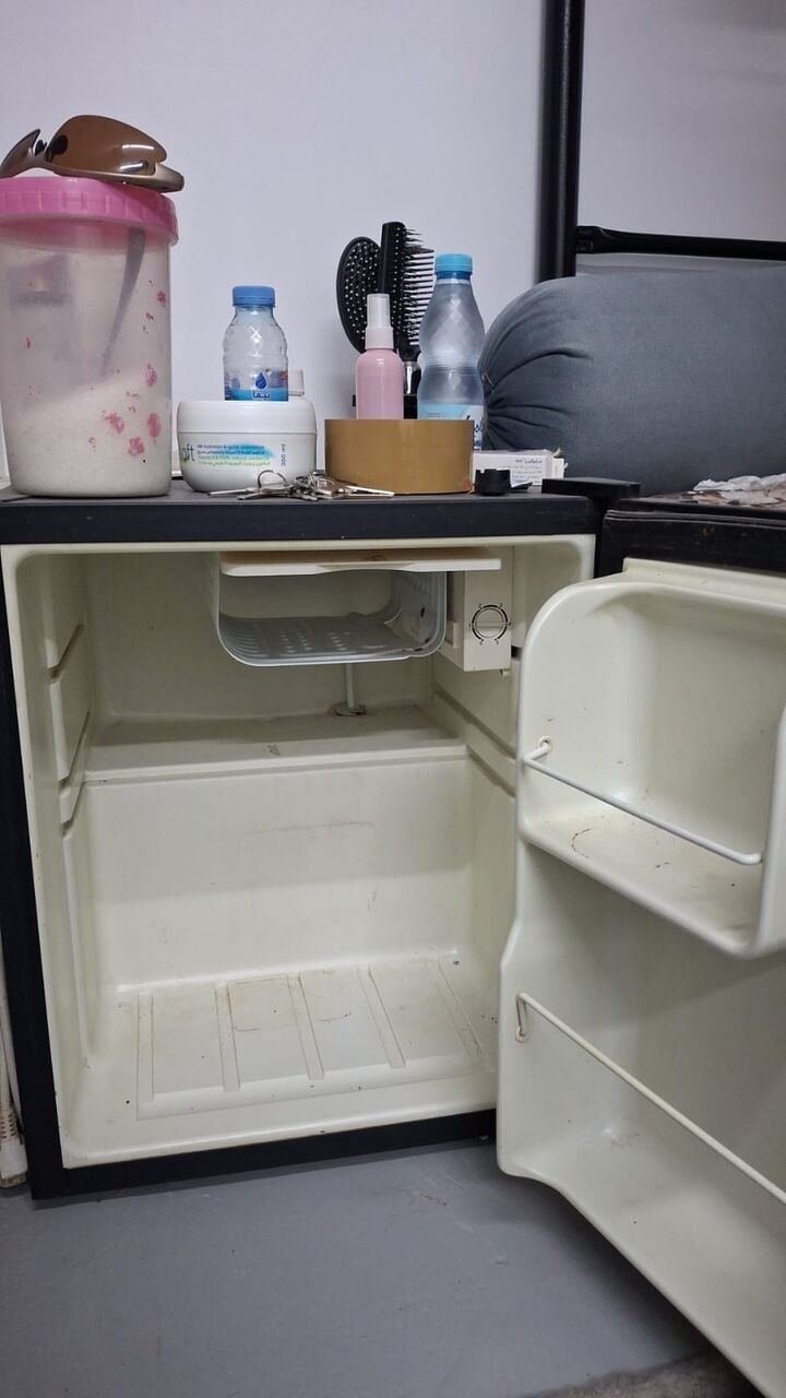 SAR 200, I Want To Sell SMALL Refrigerator
