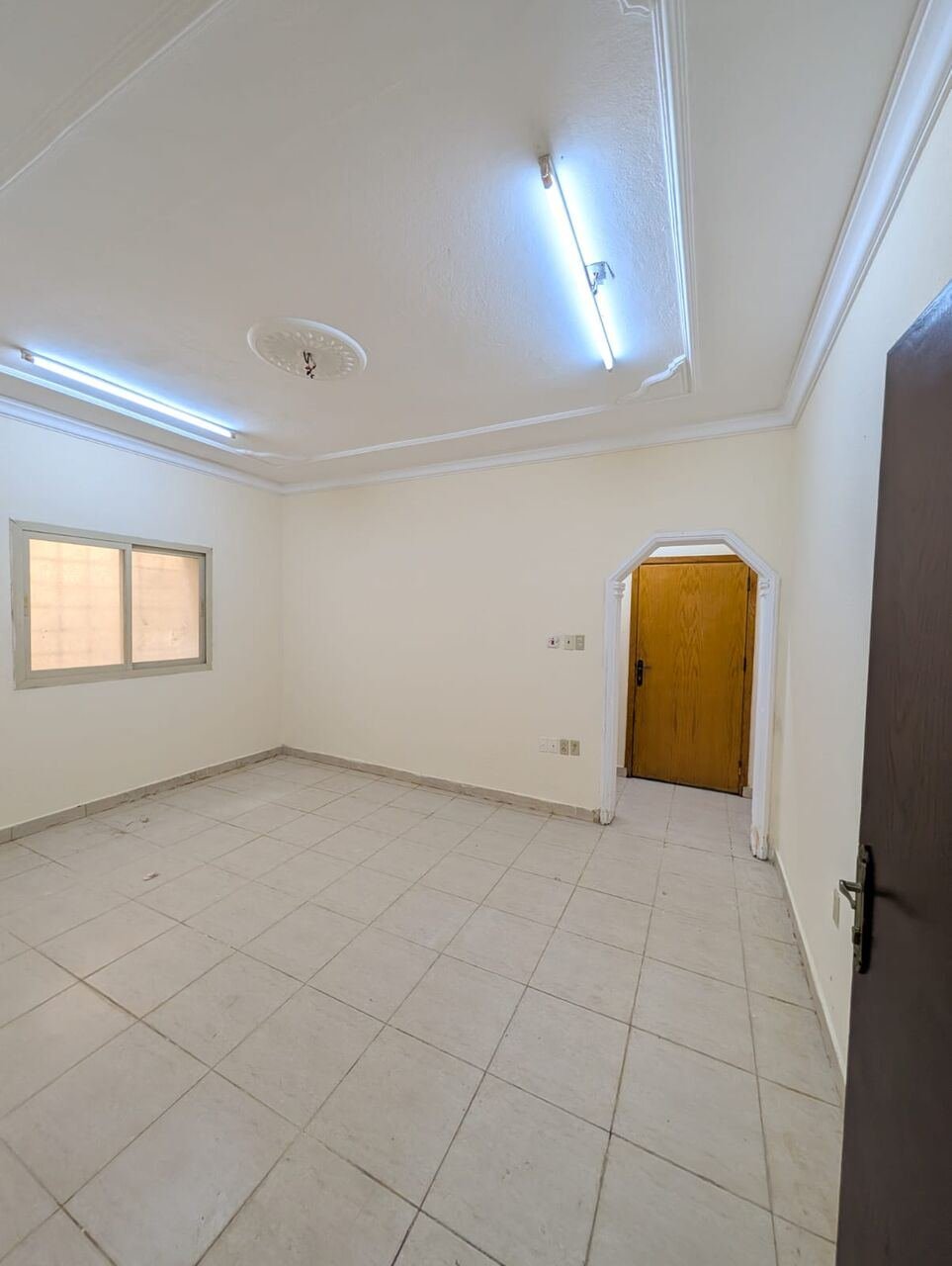 SAR 22000/year, 3 BR, 3 Bedrooms | 2 Bathrooms 1 Kitchen | Living Room Drawing Room | Two Entrances