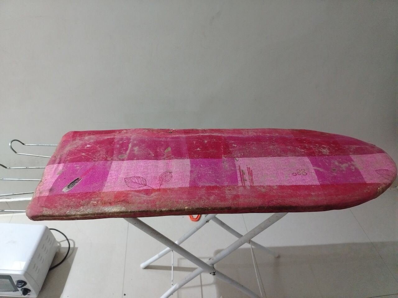 SAR 200, Iron Stand With Oven And Borne Fire Material