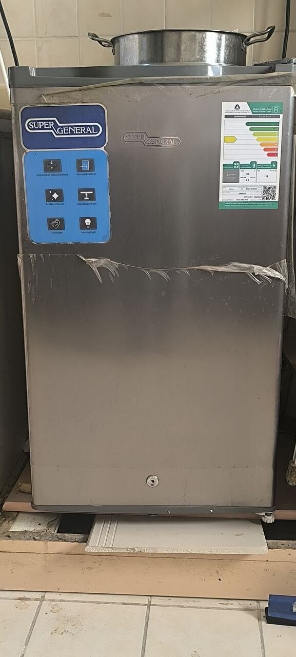 SAR 350, For Sale: Super General Compact Refrigerator (Like New) – 350 SR Price Negotiable