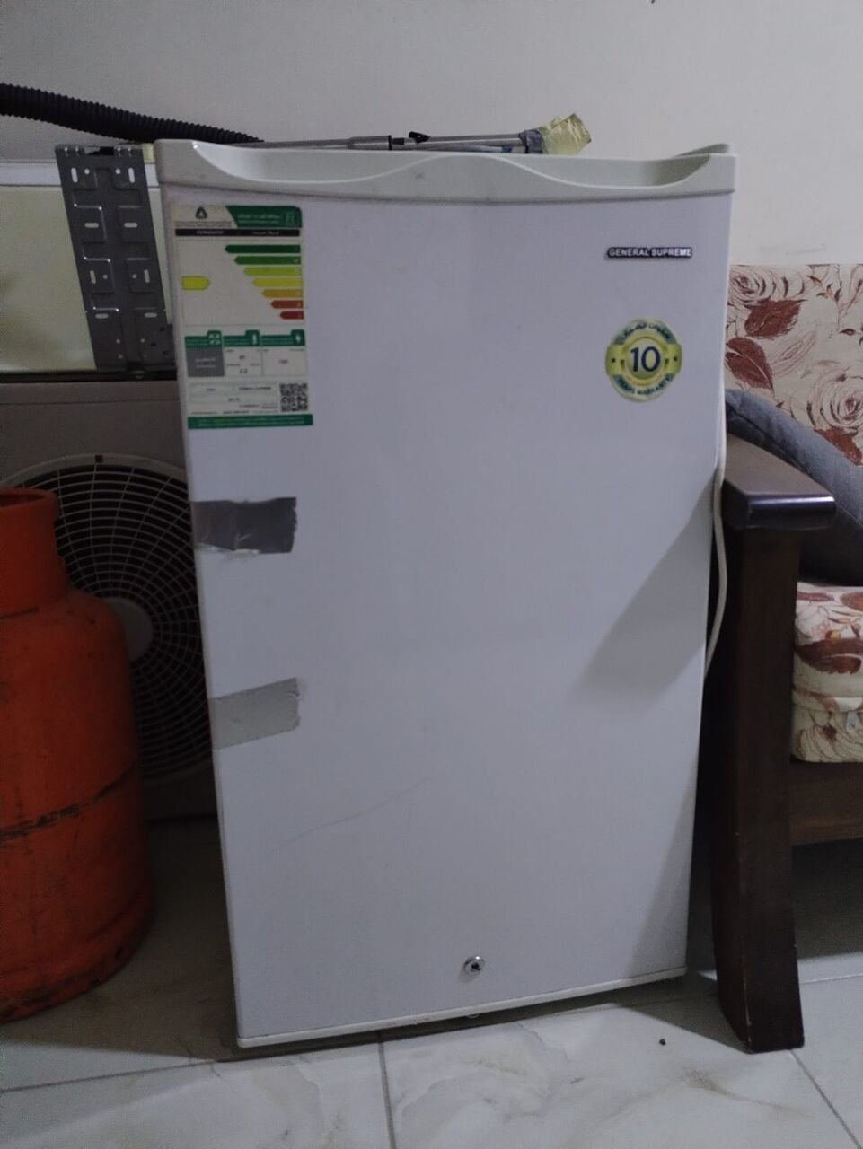 SAR 1800, For Sale Samsung 1.5 Ton Split AC , Small Fridge, Gas Cylinder & Sanyo Vacuums Cleaner