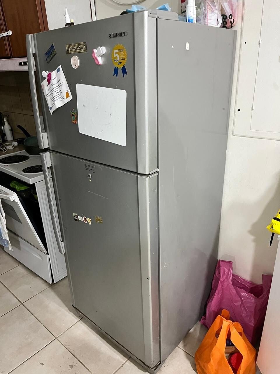 SAR 800, Samsung Top Mount Refrigerator (Model RT53MAMT) - Silver