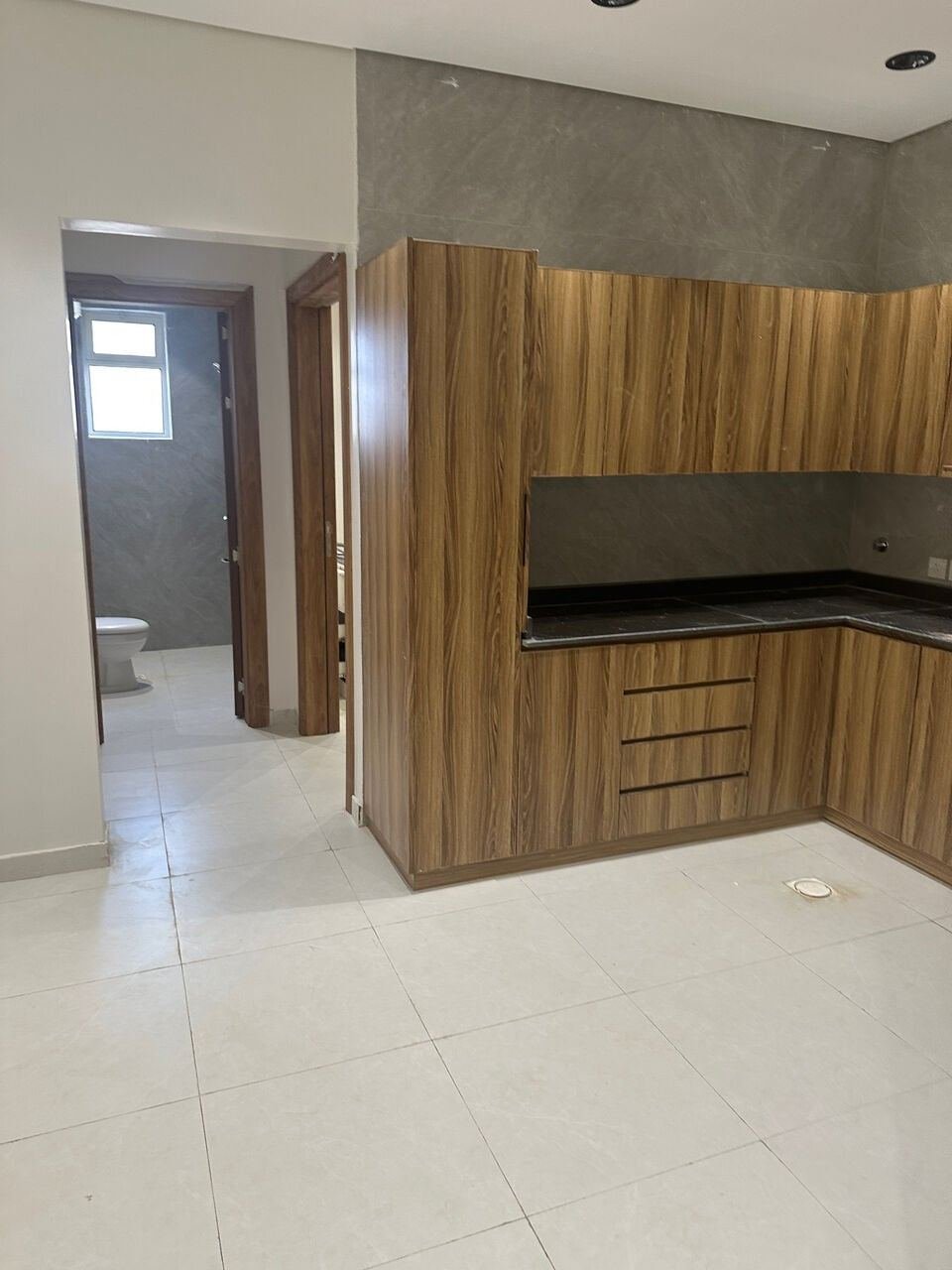 SAR 40000/year, 3 BR, 3BHK Family Apartment For Rent