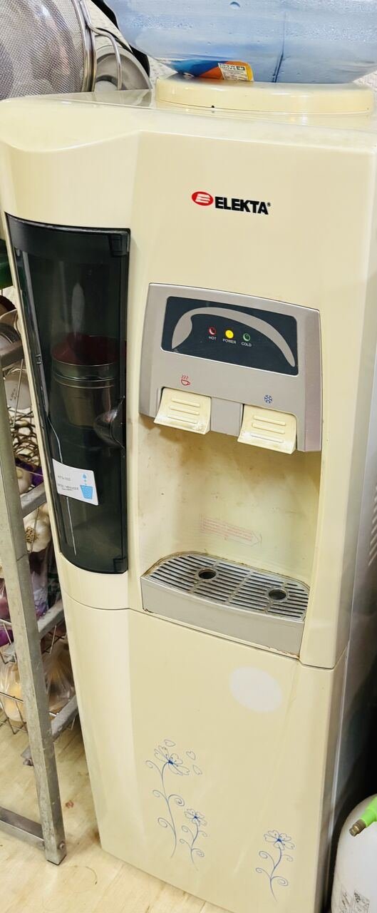 SAR 550, Elekta Hot/Cool Water Dispenser & Samsung Microwave Oven For Sale