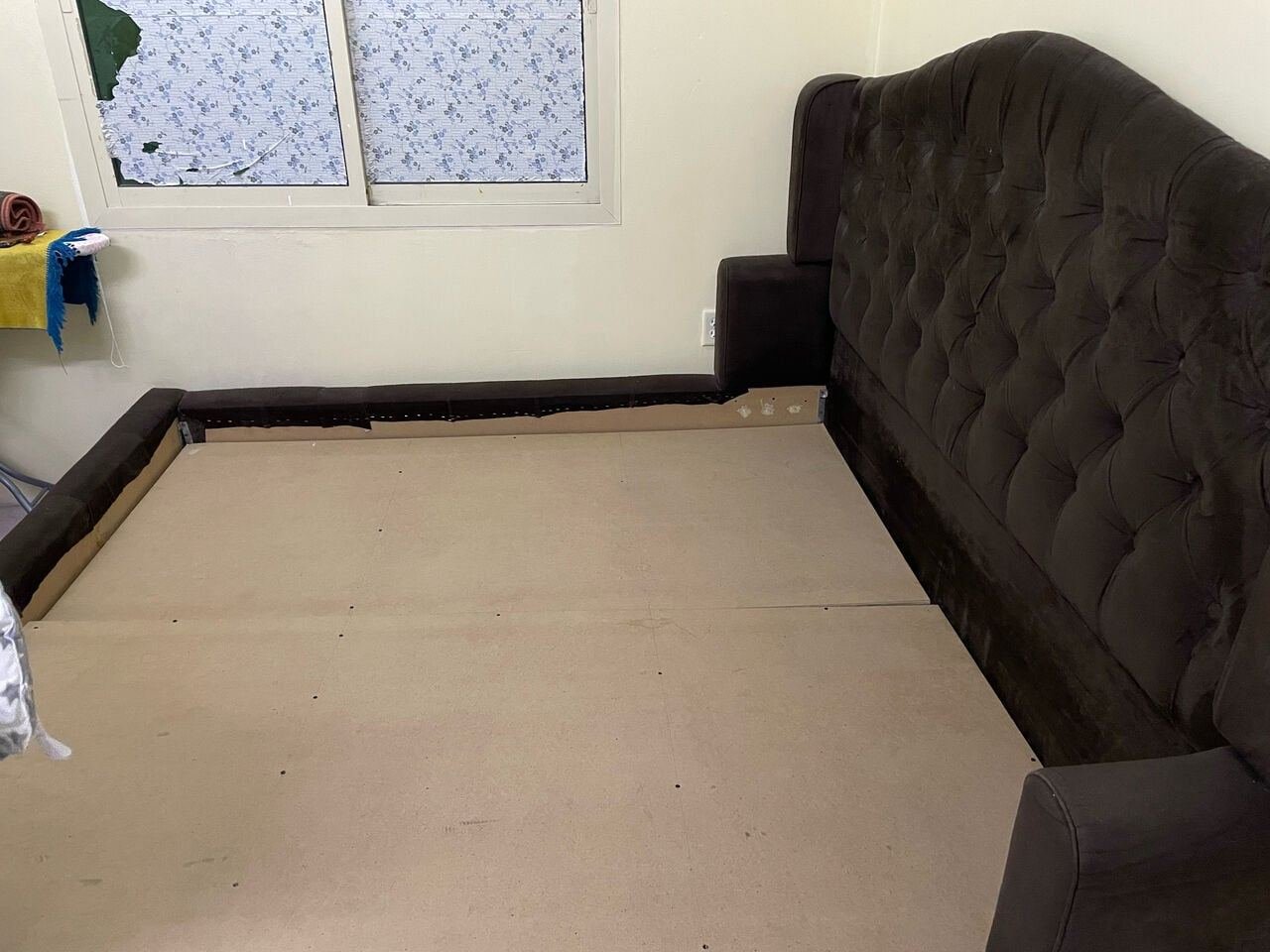 SAR 200, Cot Or King Size Bed (2x2) Without Mattress