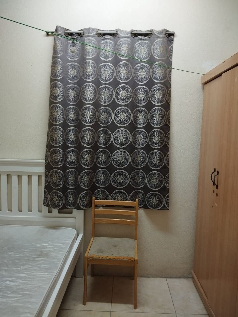 SAR 600/month, I Am Offering Single Room For Executive Bachelor In Two Bedrooms Family Flat. Bayouina, Si