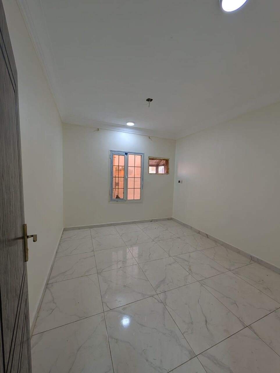 SAR 22000/year, 3 BR, 3 Bedrooms | 2 Bathrooms 1 Kitchen | 1 Living Room 2 Entrances