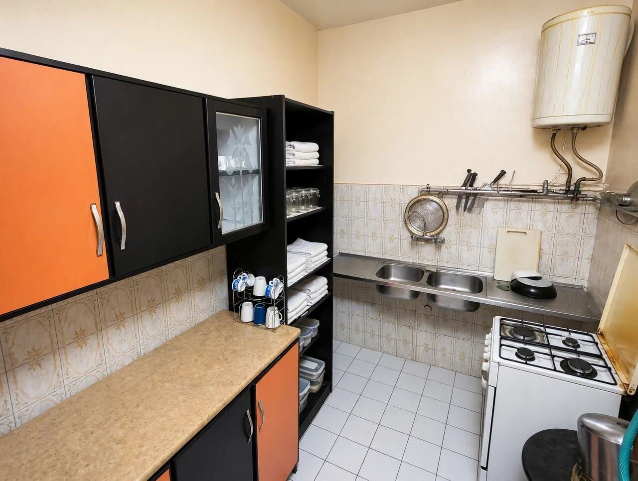 SAR 31000/year, 4 BR, 1 Hall 2 Toilets In Al Wazarat / Hara (opposite Of Safa Makkah Clinic)