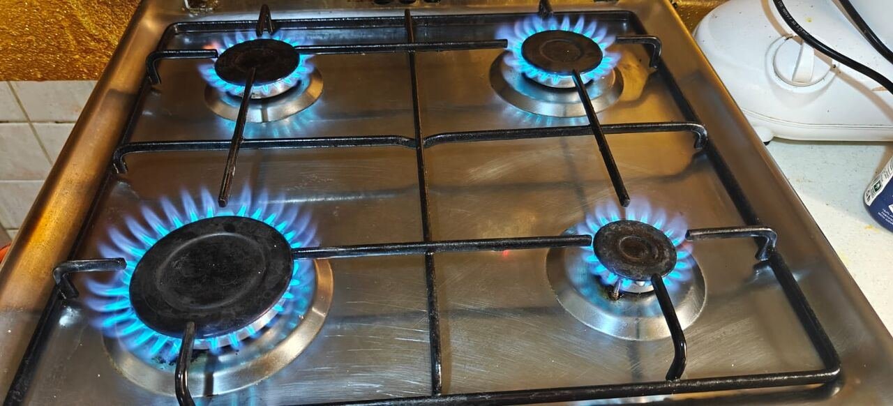 SAR 400, Excellent Condition 4 Burner Stove
