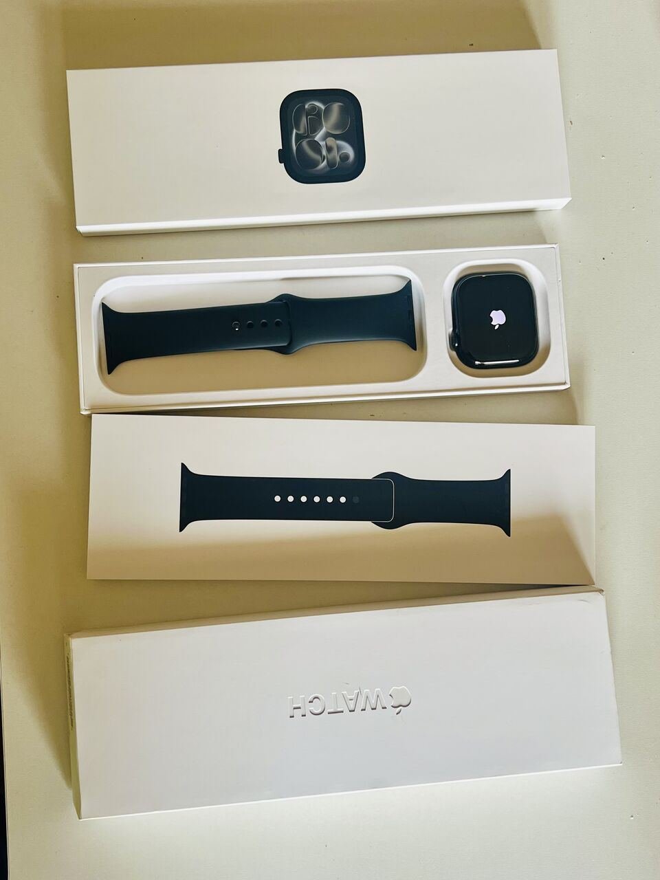 SAR 1750, ⌚ Apple Watch Series 11 – 46mm GPS – Jet Black