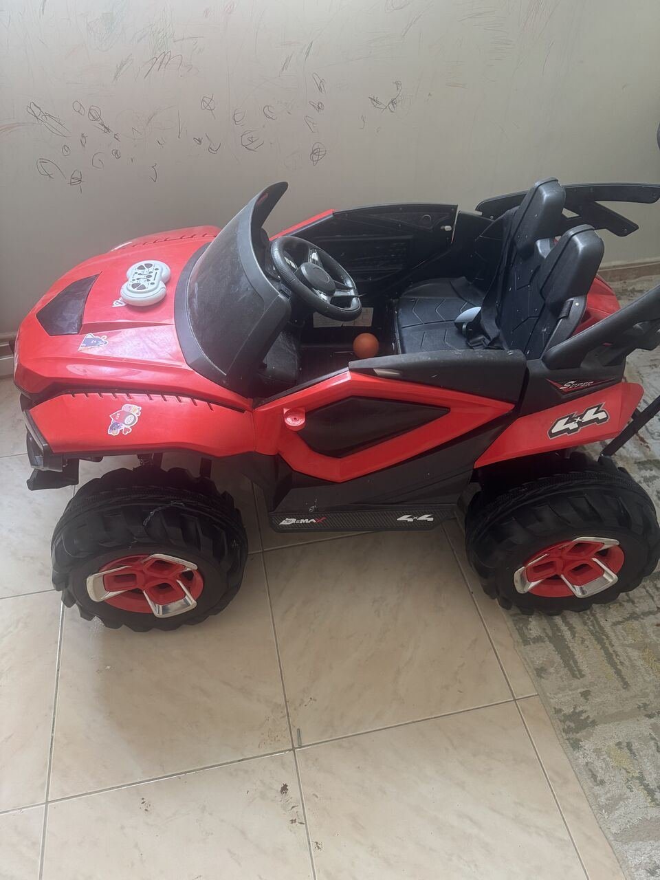 SAR 150, Ride-On Electric Kids' Car (4x4 Style) – Excellent Condition