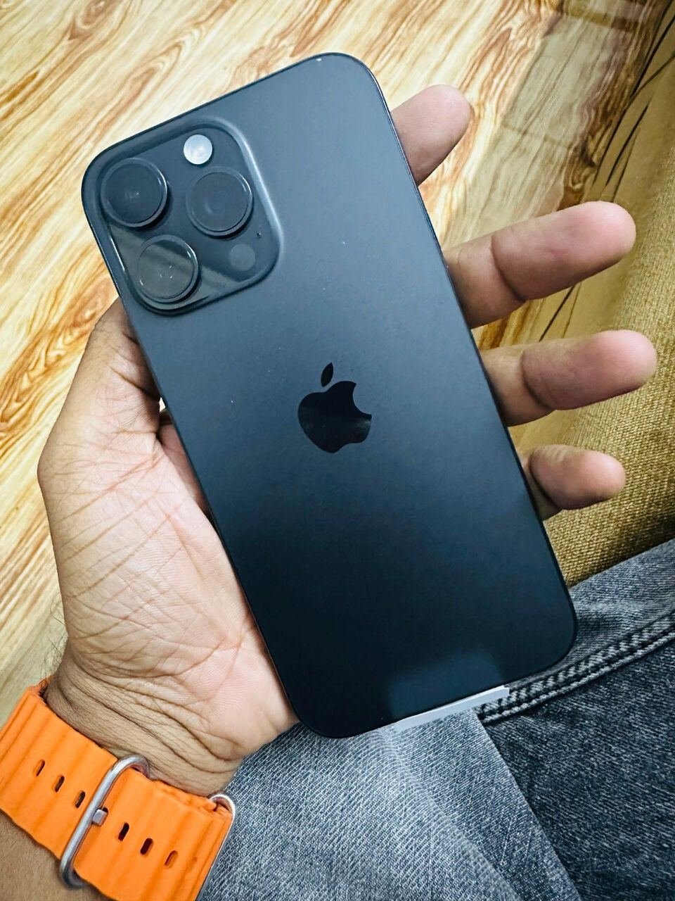 SAR 4800, Iphone 16 Pro Max 1 Tb