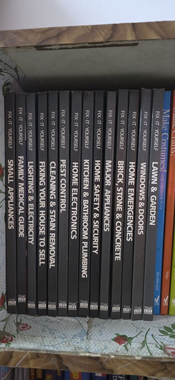 SAR 100, DIY Books (Fix It Yourself)