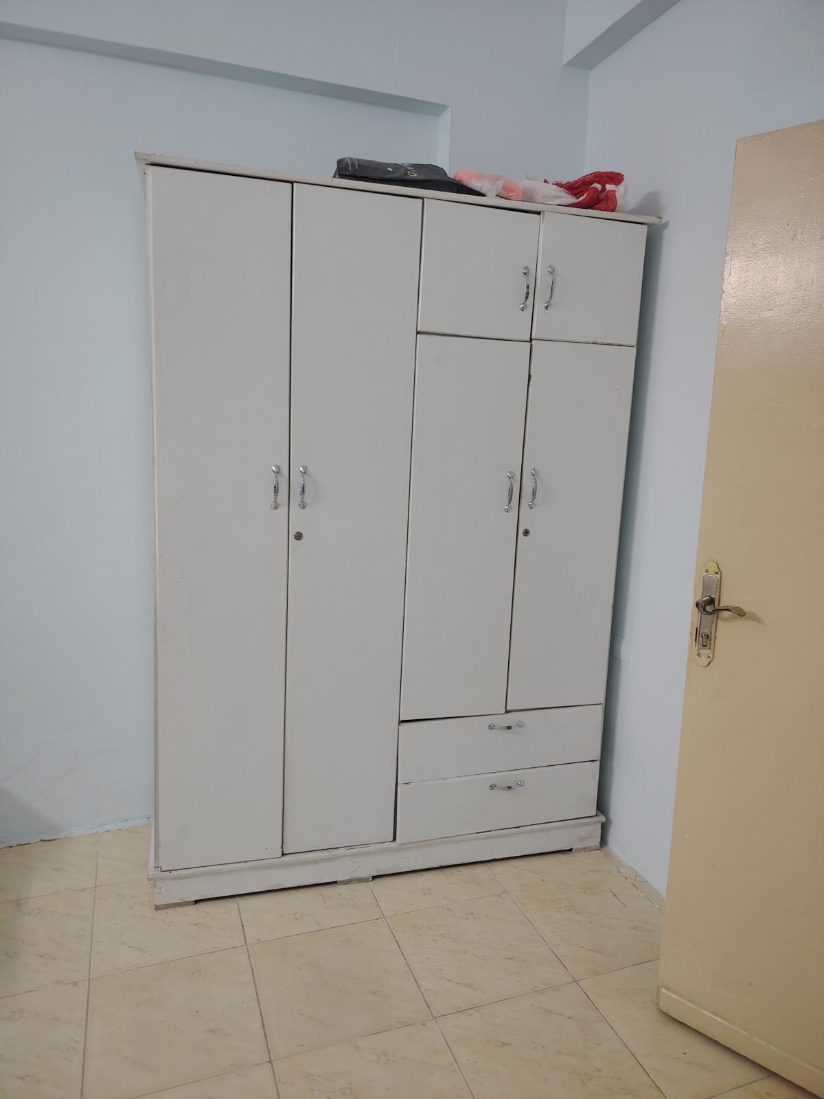 Semi furnished 1 room set for single accupancy